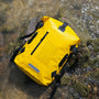 Grand sac à dos imperméable jaune vif avec sangles noires