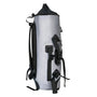 Grand sac à dos imperméable argent avec sangles noires et boucles