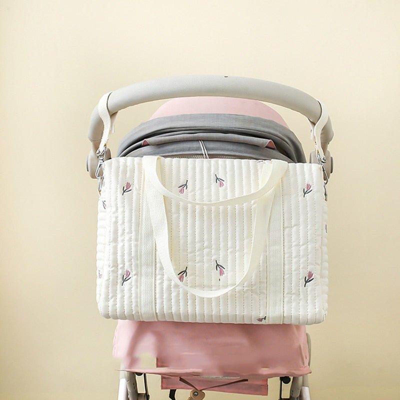 Sac à bandoulière en coton pour bébé avec organisateur à fleurs brodées et quilting