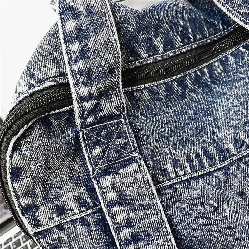 Sac à dos ado fille tendance en denim acid-wash avec zippers noirs et couture solide