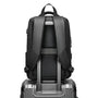 Sac à dos antivol ordinateur 16 pouces TechShield avec sangle de bagage sur une valise