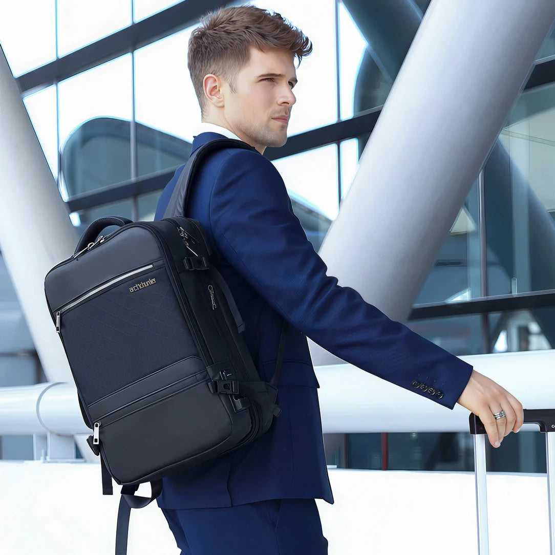 Sac à dos cabine en cuir noir à multiples compartiments et design élégant