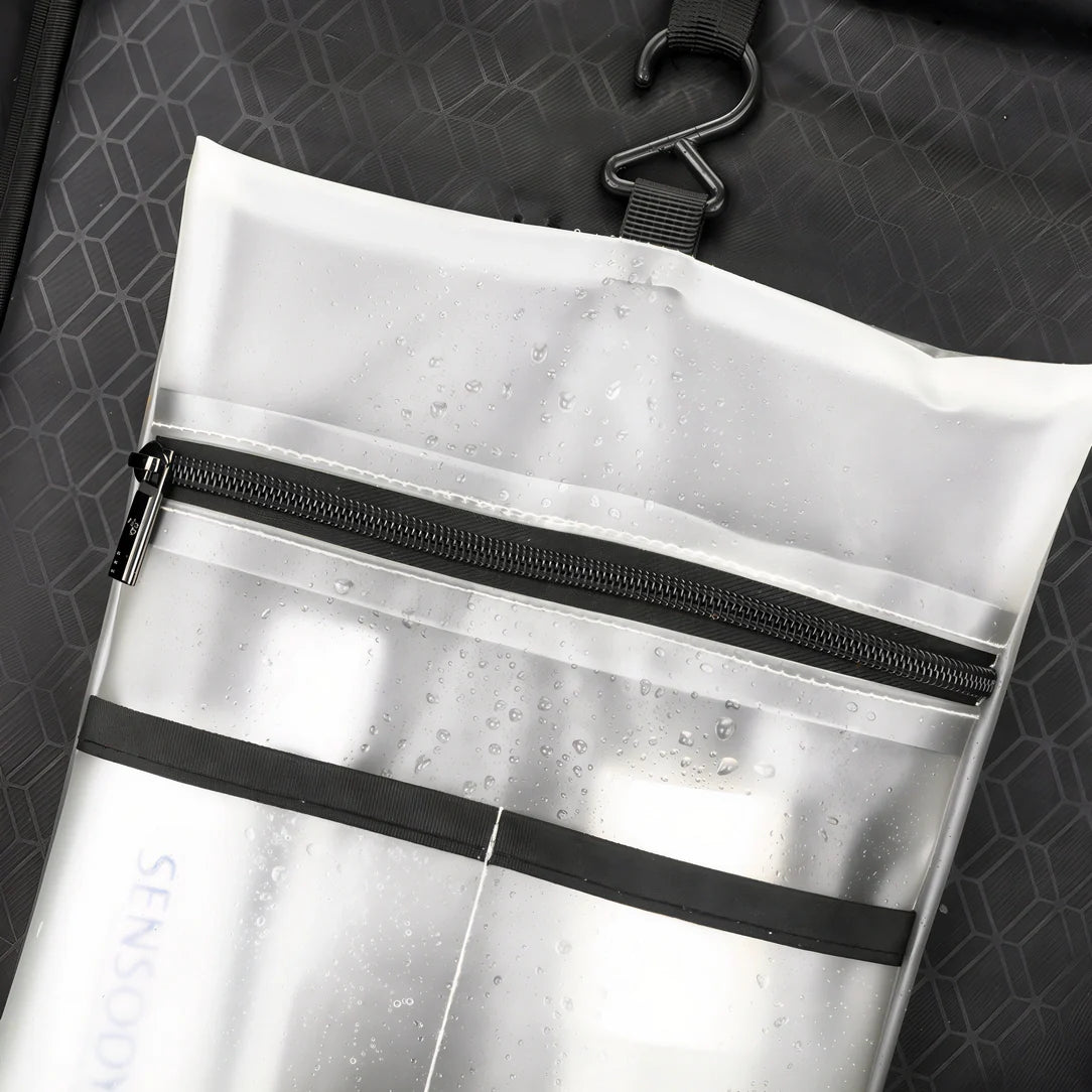 Sac à dos cabine transparent étanche avec fermetures éclair noires et sangle