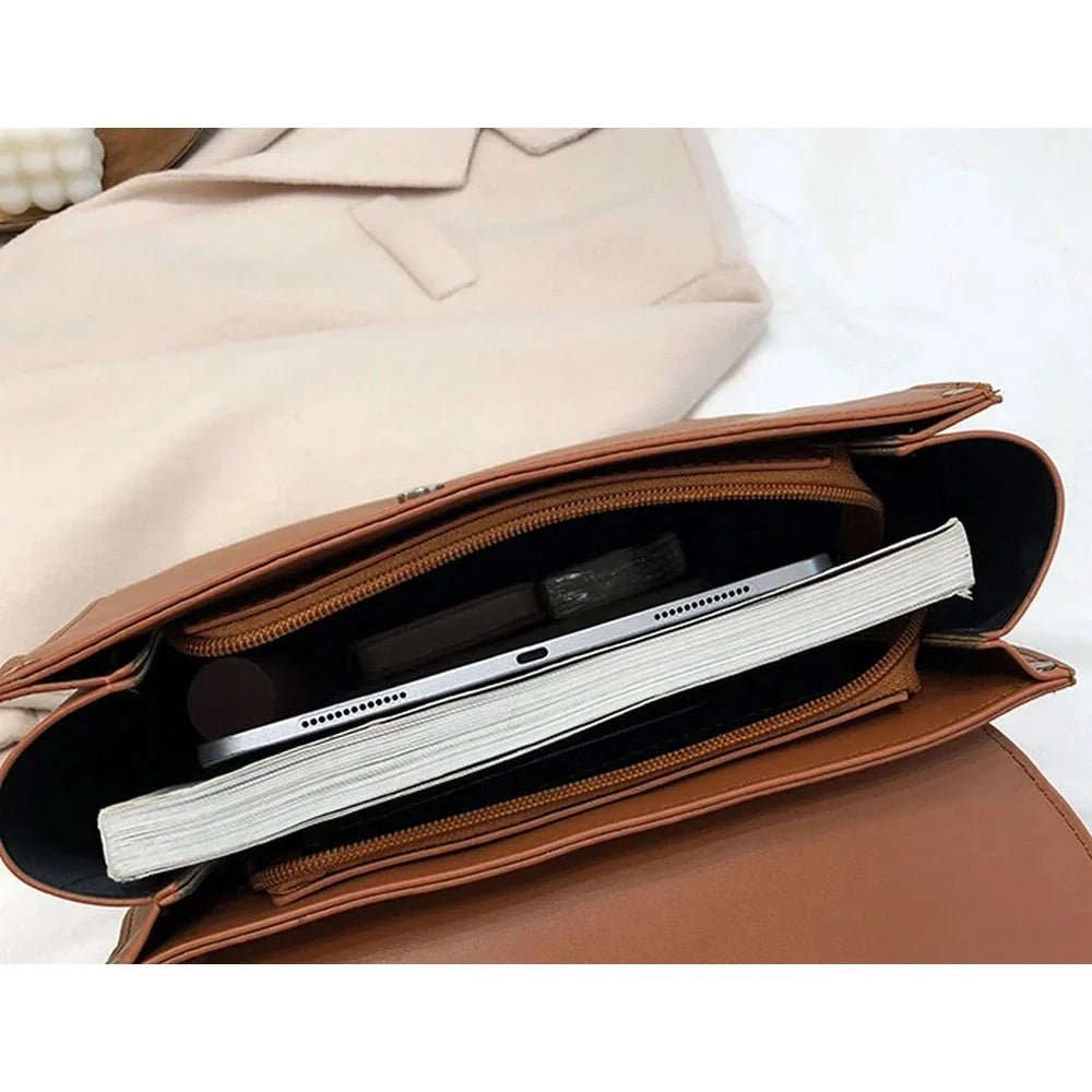 Sac à dos chic cuir en cuir marron avec fermeture éclair et compartiments pour livre et tablette