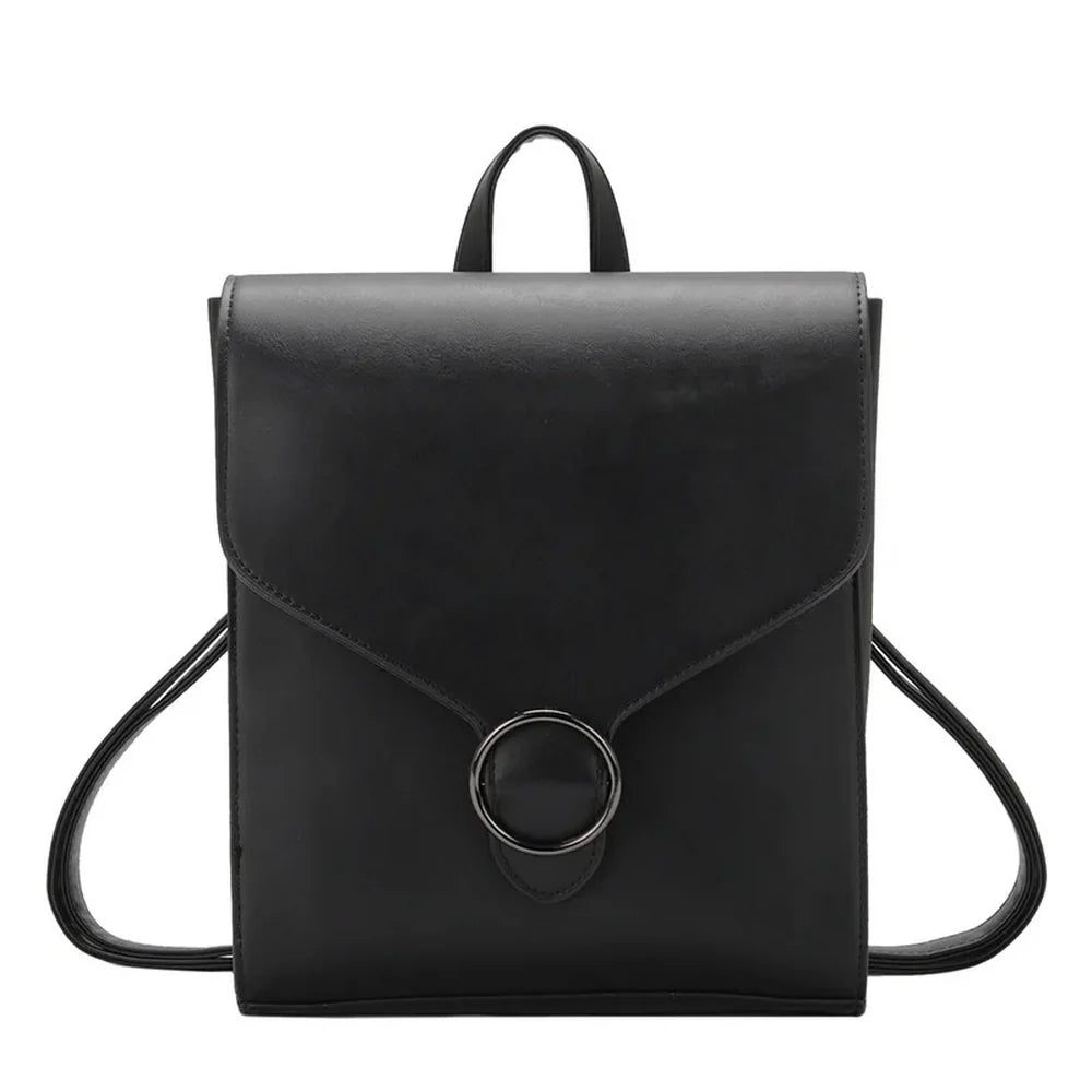 Sac à dos chic cuir en faux cuir noir avec rabat enveloppe et anneau en argent