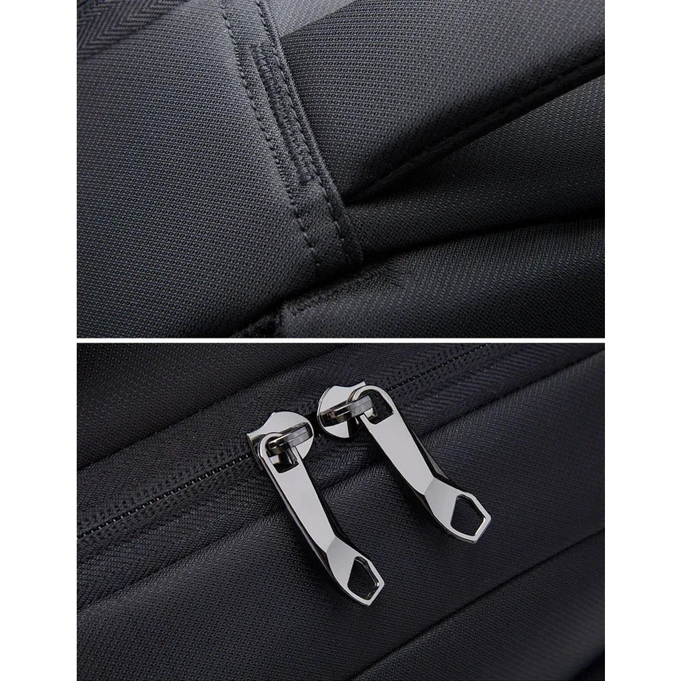 Sac à dos collégien Campus One en gris foncé avec tissu texturé, couture et fermoirs métalliques