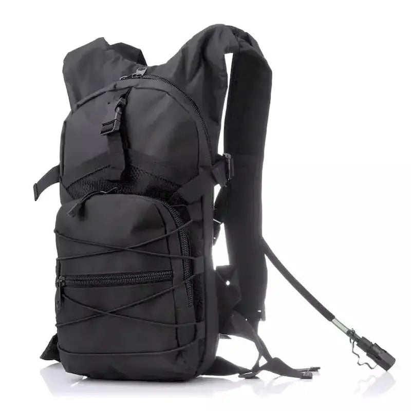Sac à dos de randonnée léger CamelBak noir avec plusieurs compartiments zippés et cordon de serrage