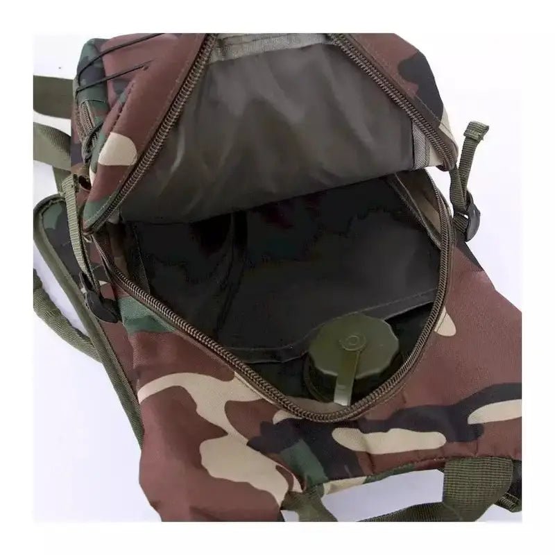 Sac à dos de randonnée léger Camelbak avec camouflage et bouteille d’eau à l’intérieur