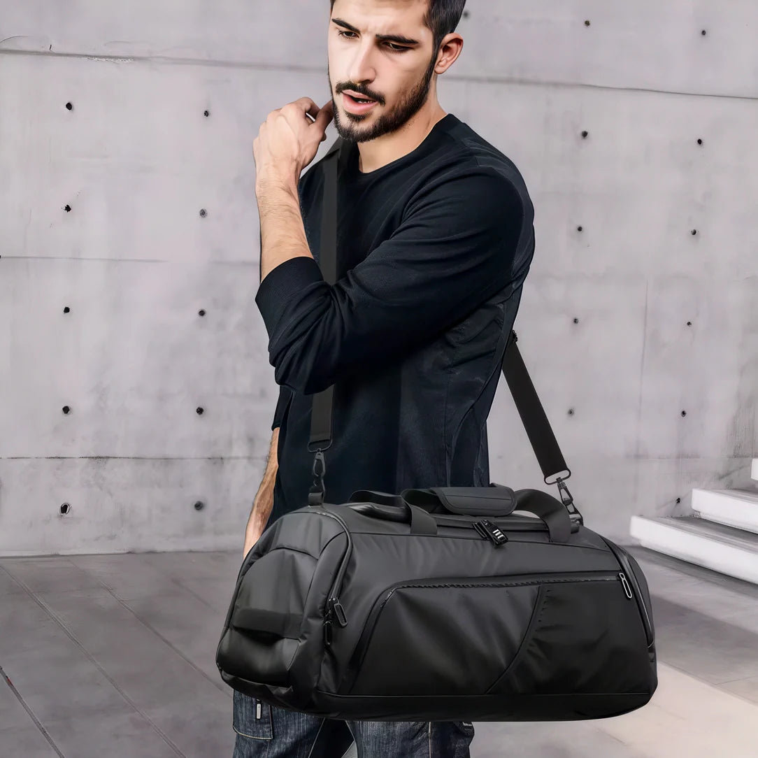 Sac à dos de sport noir avec sangle réglable et poches multiples