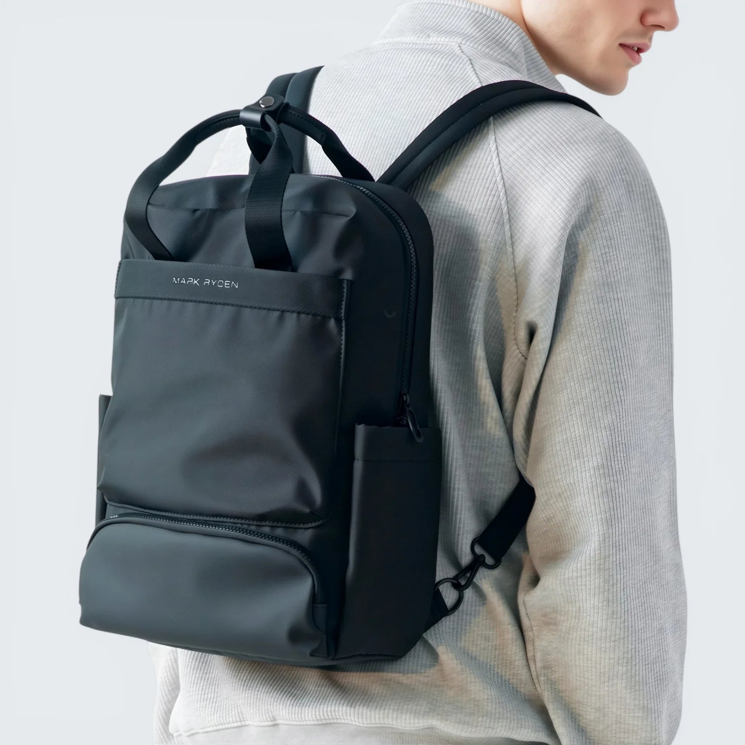 Sac à dos Ryden HB77 noir mat avec design moderne et compartiments zippés