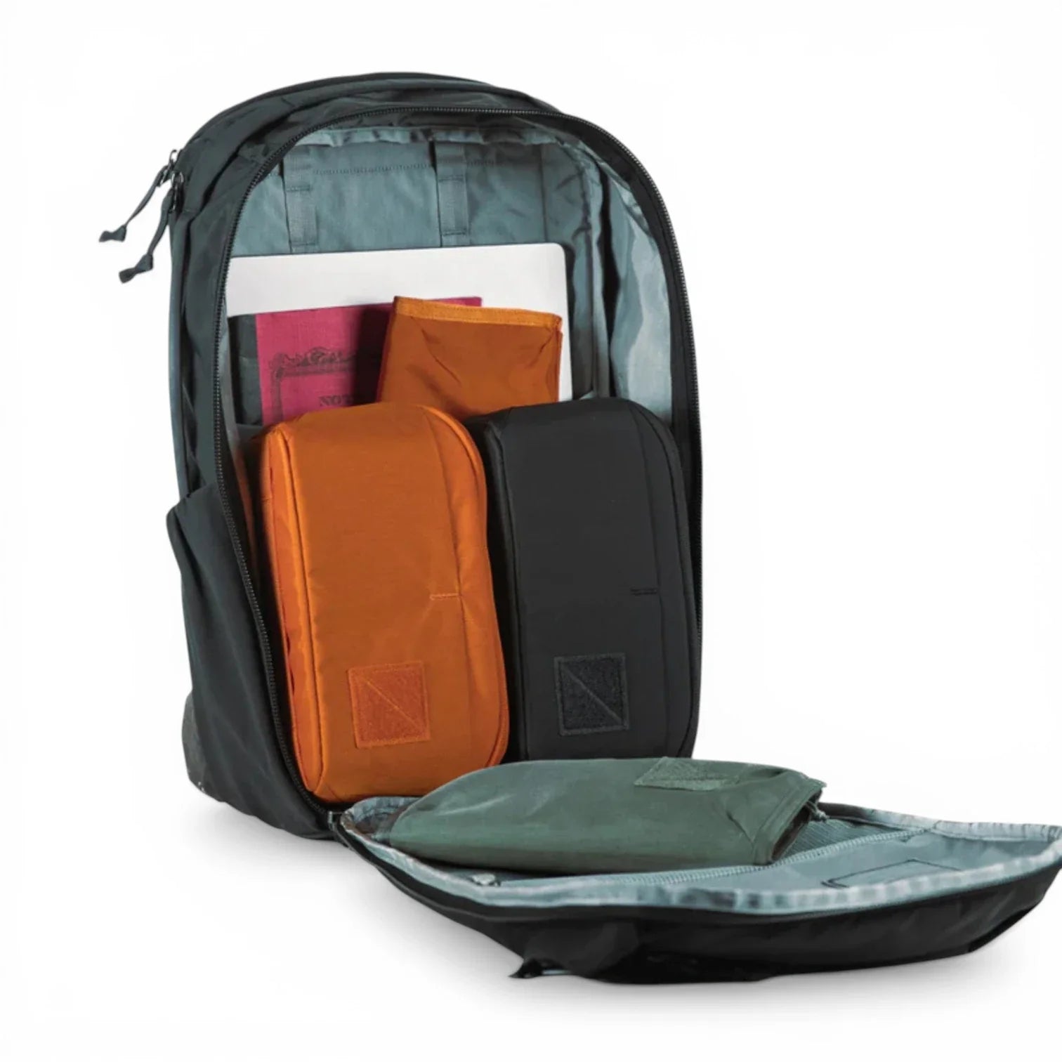Sac à dos de voyage 26L CBT X noir, design moderne et compartiments multiples