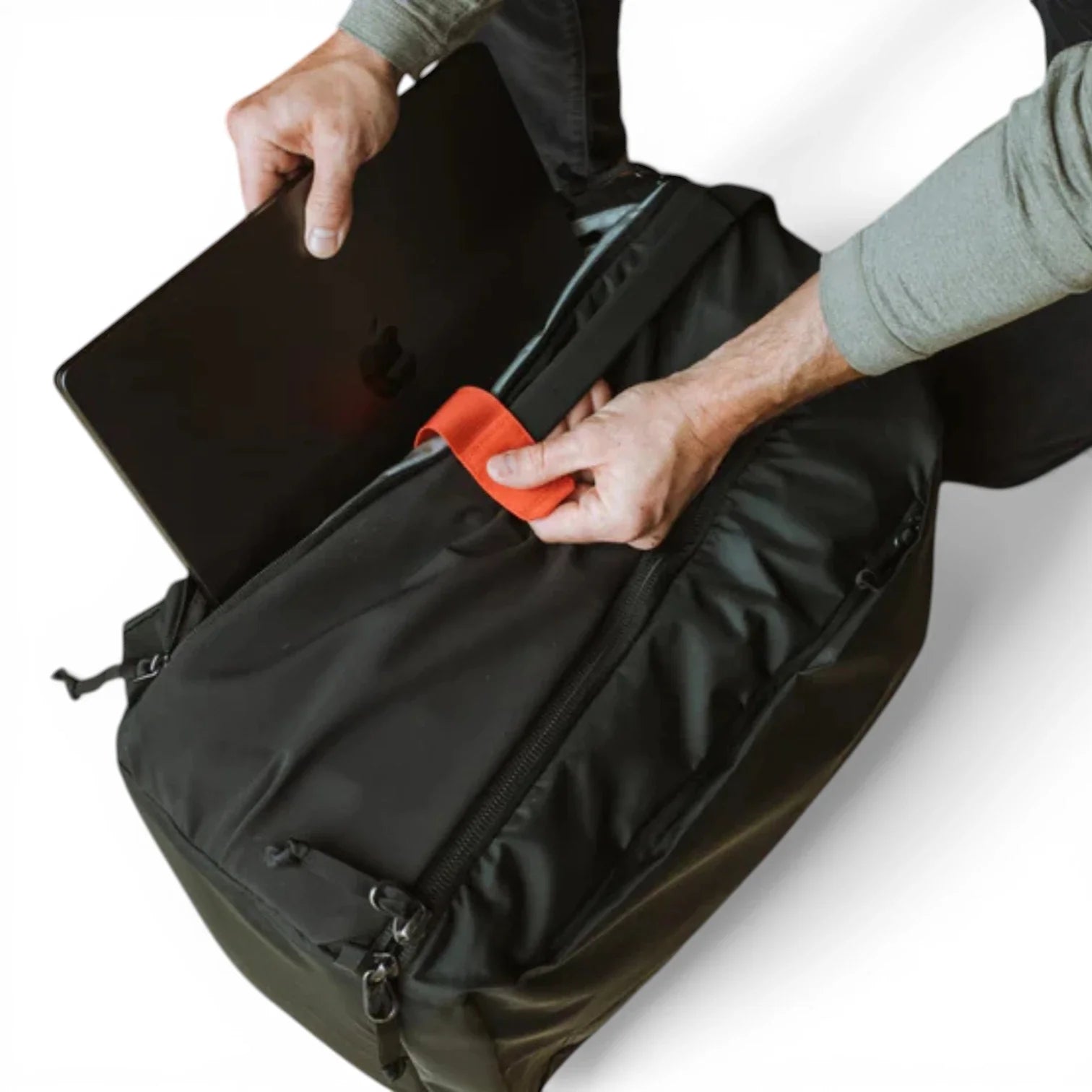 Sac à dos de voyage 26L CBT X noir durable avec sangle orange vive
