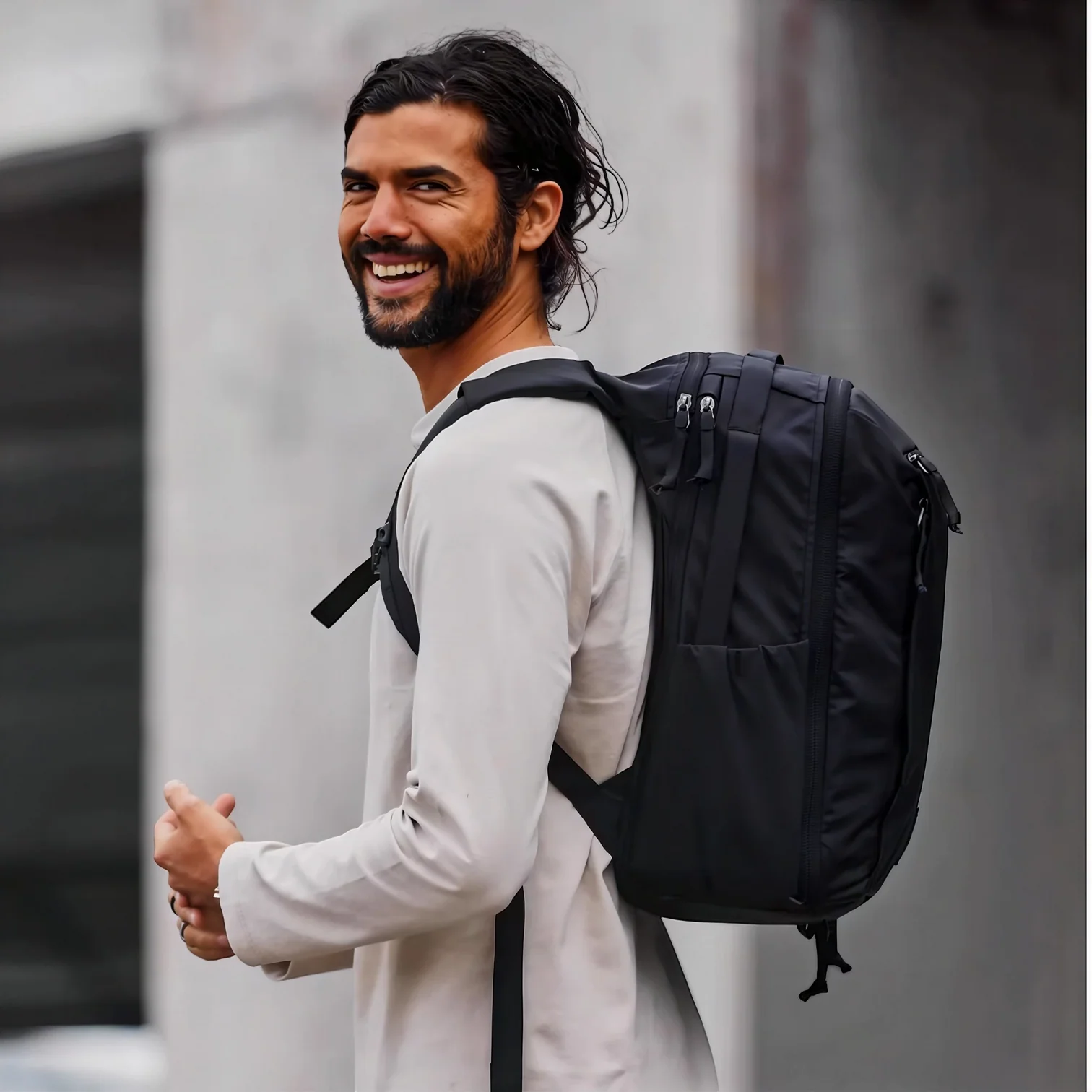 Sac à dos de voyage 26L CBT X noir en nylon avec fermetures et sangles