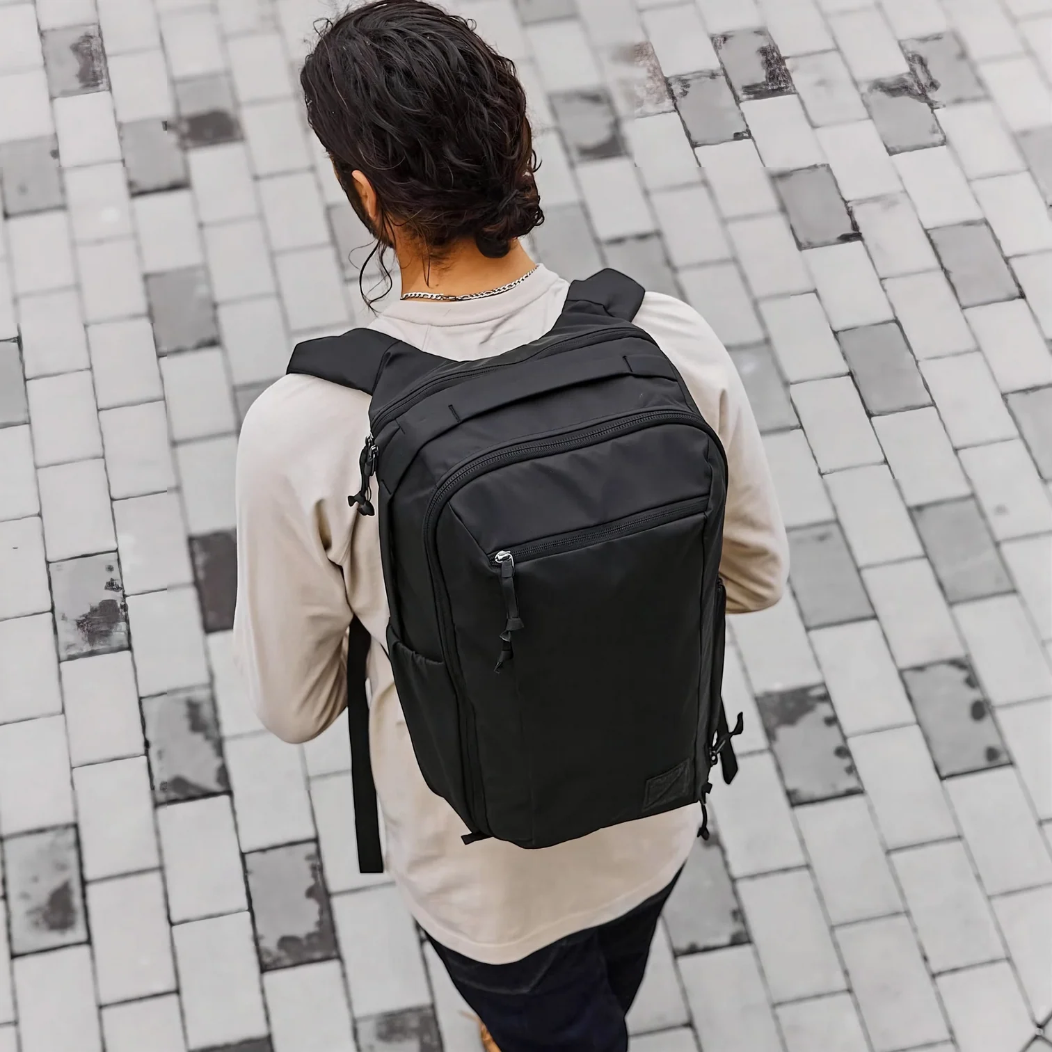Sac à dos de voyage 26L CBT X noir en nylon avec compartiments et sangles