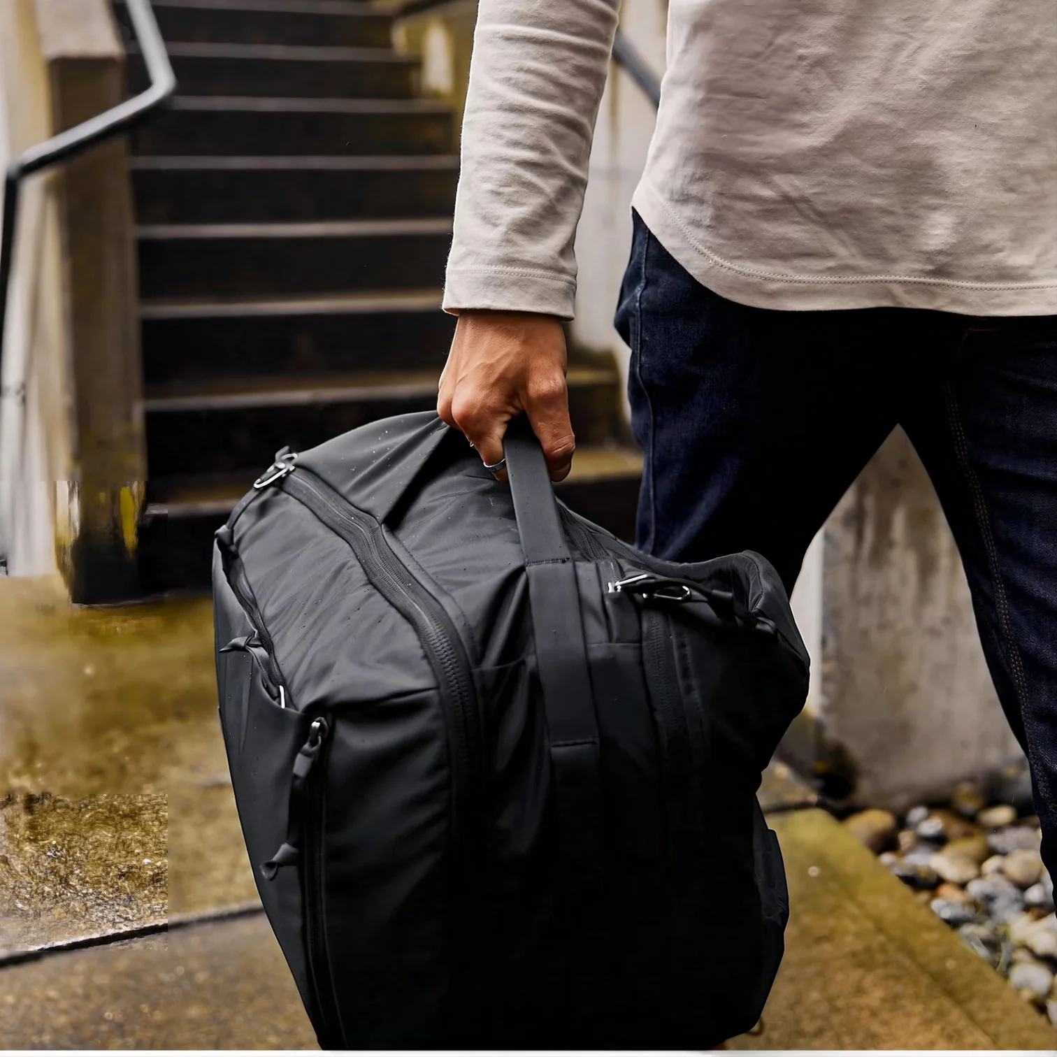 Sac à dos de voyage 26L CBT X noir en nylon avec anses renforcées et fermetures éclair multiples