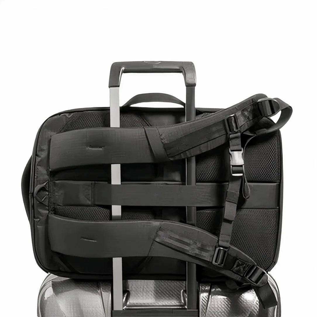 Sac à dos de voyage 30L Trip Quest noir avec sangles ajustables et compartiments rembourrés
