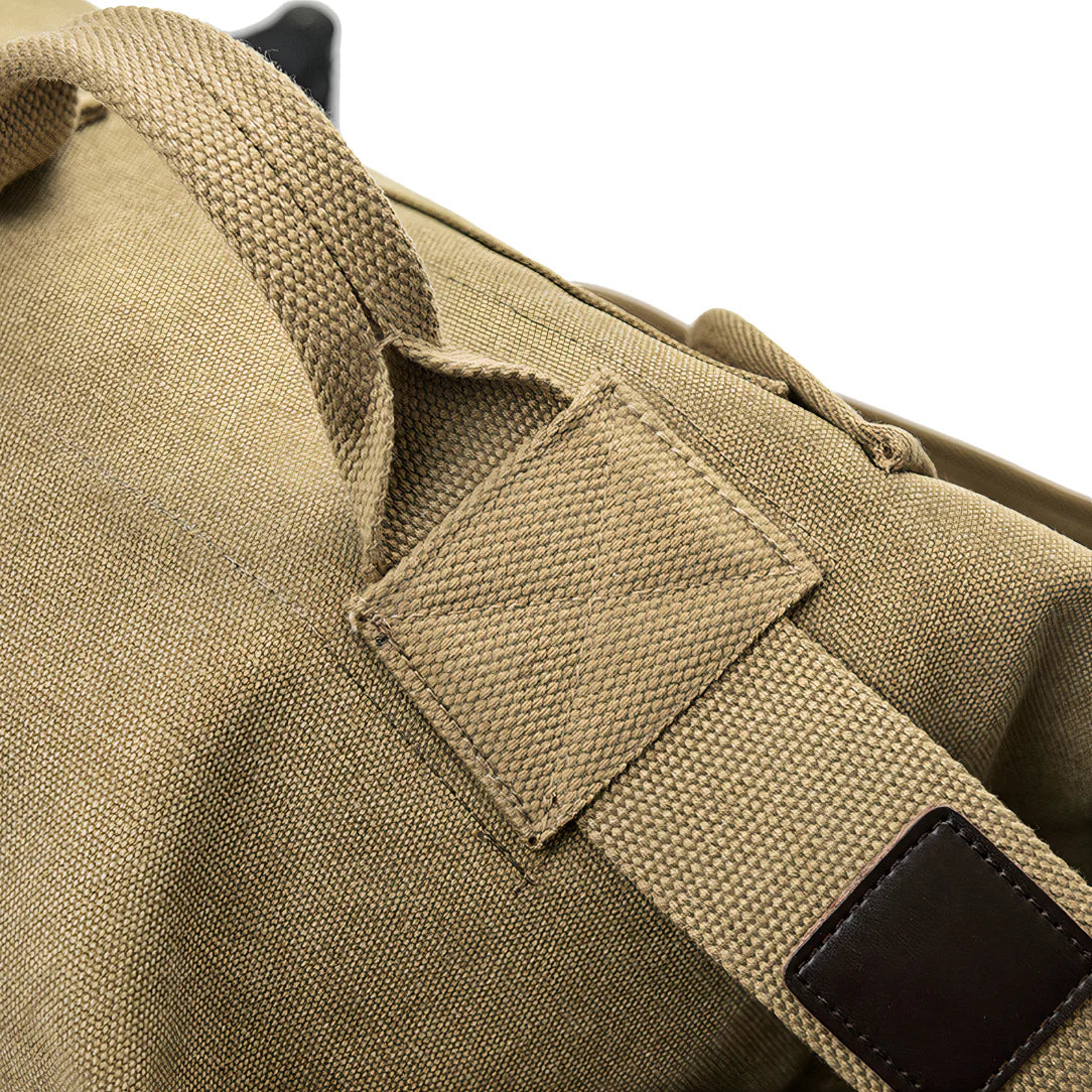 Sac à dos de voyage 40L en toile beige avec renforts et patch cuir marron