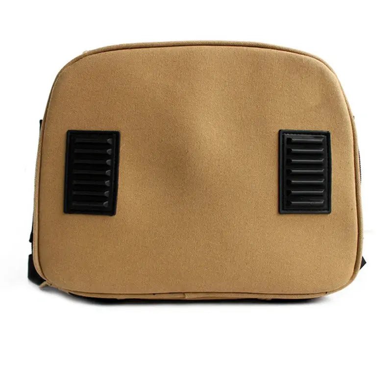 Sac à dos de voyage pour chat avec un porte-pet beige et grilles de ventilation noires