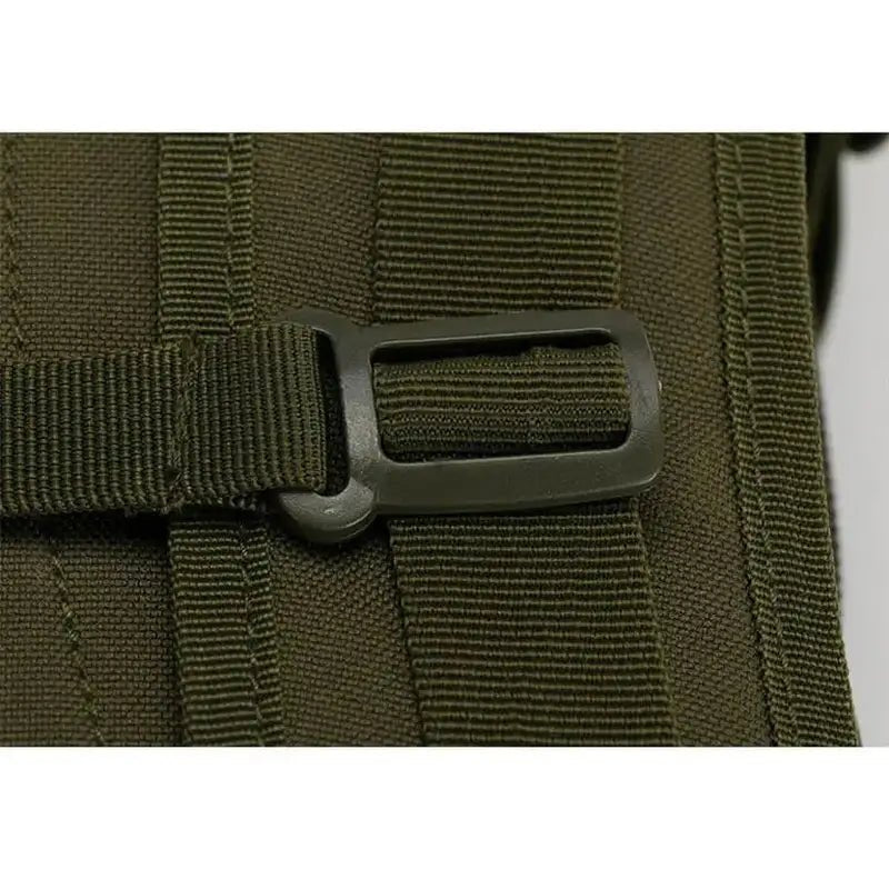 Boucle en plastique olive verte fixant une sangle en tissu assortie pour Sac à dos dhydratation 15l