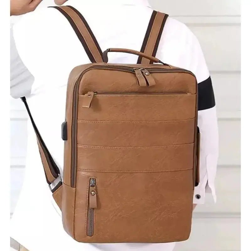 Sac à dos en simili cuir homme avec plusieurs compartiments zippés et port USB latéral