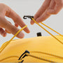 Corde de tente jaune avec crochets noirs en plastique pour sac à dos étanche 40L
