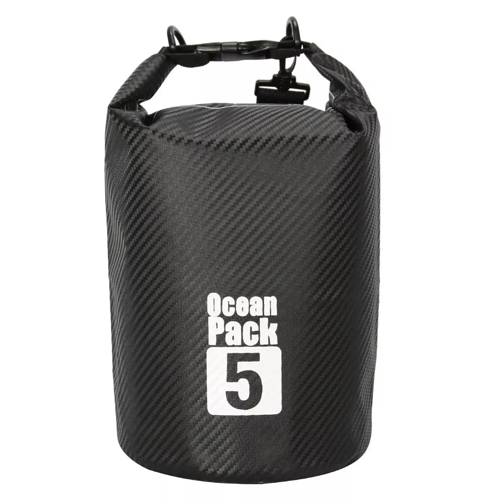 Sac à dos étanche Paddle avec motif en fibre de carbone noir et fermeture à clip