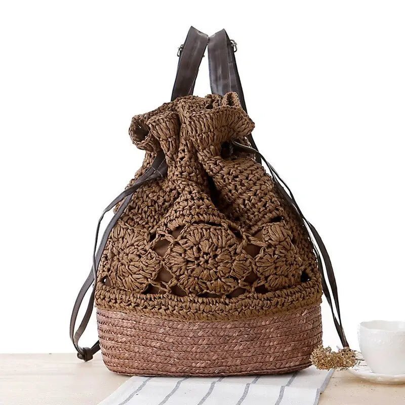 Sac à dos femme paille en paille tissée marron avec bandoulières en cuir