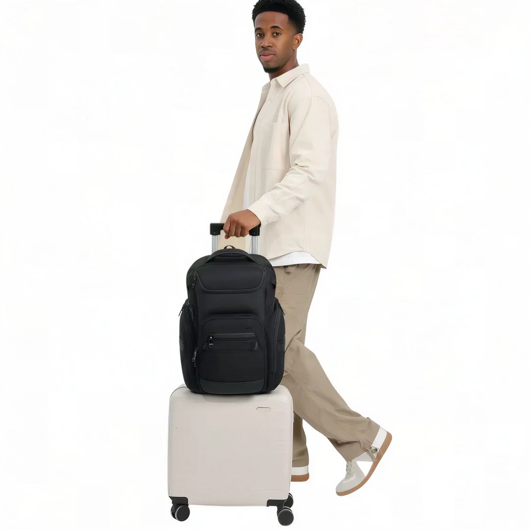 Sac à dos homme Ozuko Gen II noir avec accents argentés