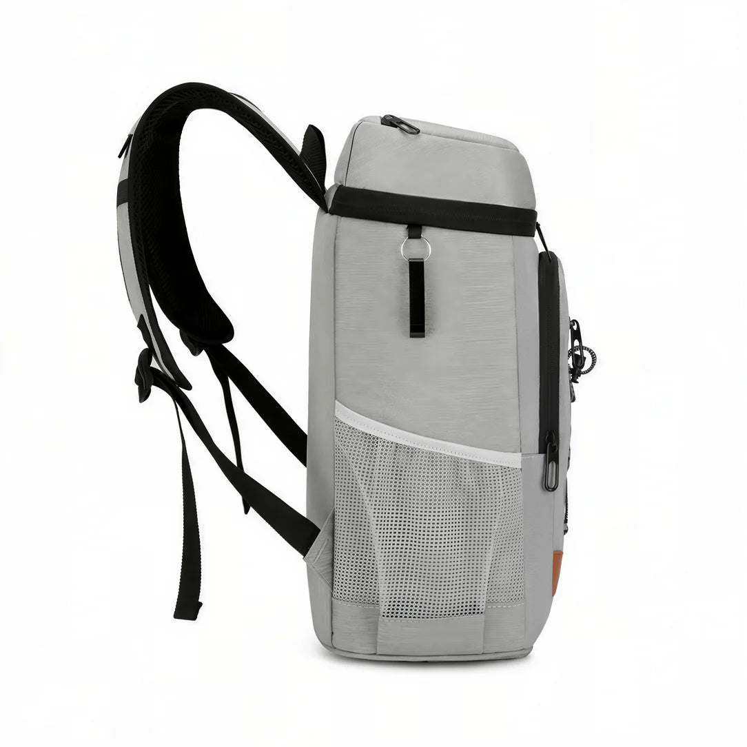 Sac à dos isotherme de randonnée léger gris clair avec bretelles noires et poche en mesh