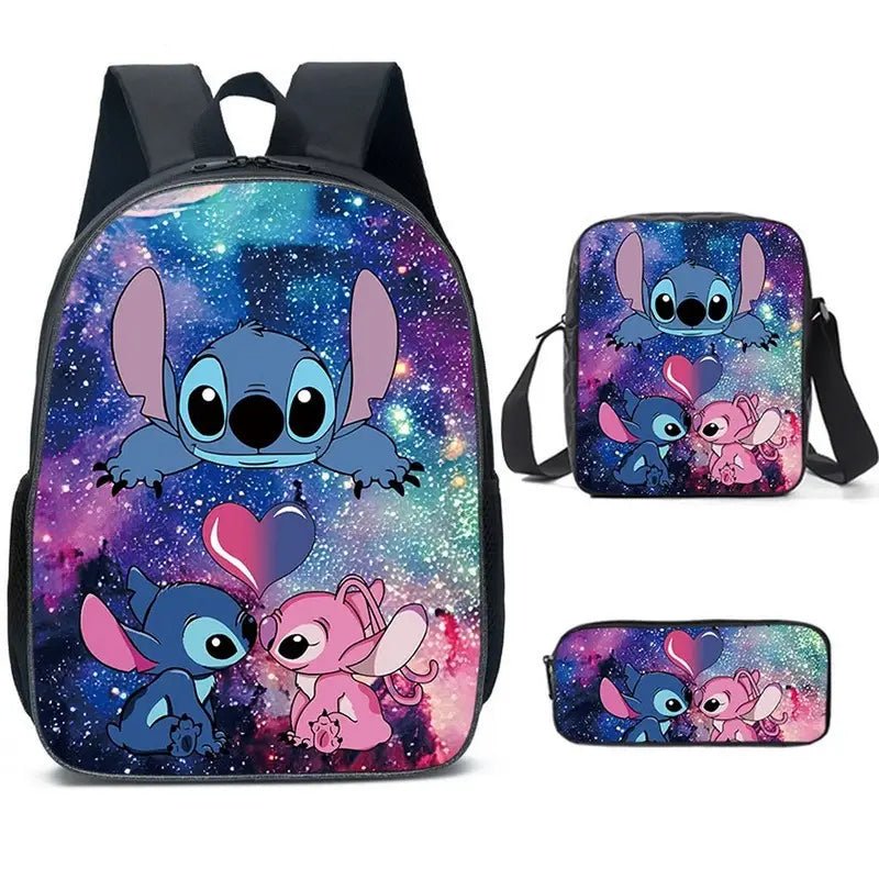 Sac à dos maternelle Stitch avec sacoche et trousse dans un fond galaxie coloré
