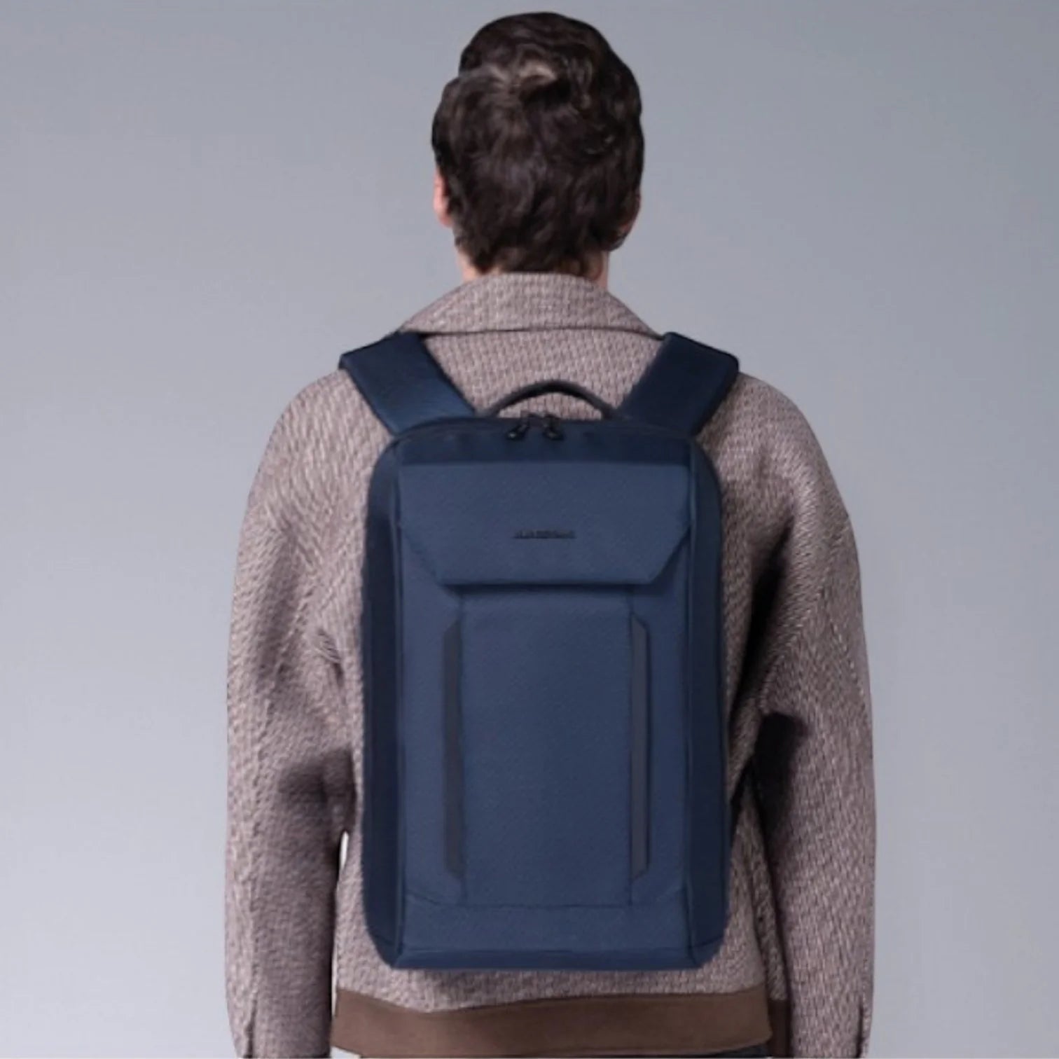 Sac à dos KS 900 bleu marine, design structuré et coutures subtiles