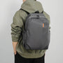 Sac à dos pour le collège Pack n GO sombre gris avec une étiquette orange