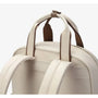 Sac à dos pratique pour femme en crème avec accents marron et poignée supérieure