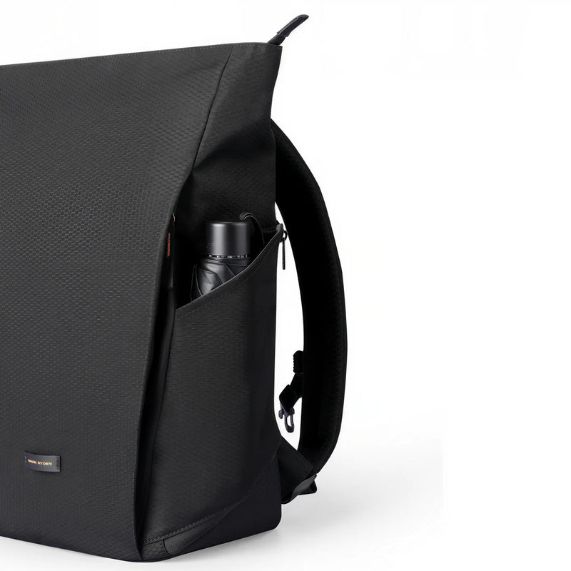 Sac à dos Quasar I 16 pouces Ryden avec un parapluie dans la poche latérale