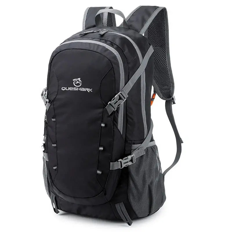 Sac à dos randonnée étanche noir et gris avec plusieurs compartiments et bretelles ajustables
