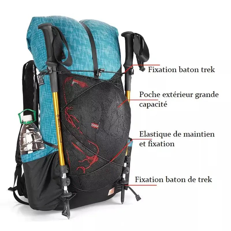 Sac à dos randonnée femme ultra léger teal et noir avec bâtons et poche en mesh
