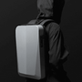 Sac à dos rigide ultra-plat antivol Atom avec serrure combo pour sécurité et style