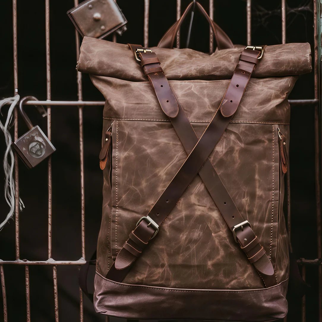 Sac à dos rétro en toile cirée marron avec bretelles en cuir pour un style vintage