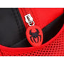 Sac à dos Spiderman maternelle avec tissu rouge et noir, fermeture éclair argentée et logo Spider-Man rouge