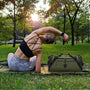 Sac à dos sport 40l en vert olive avec bretelles noires et fermetures éclair