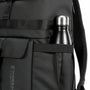 Sac à dos urbain roll top KingsRoll I avec bouteille d’eau dans la poche latérale