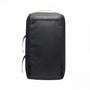 Sac à dos noir minimaliste avec zip et poignée argentés